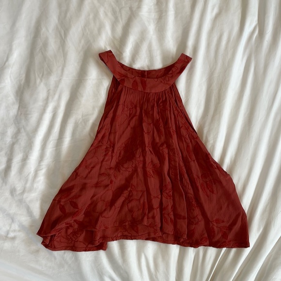 Halter embroidered top - Picture 2 of 2